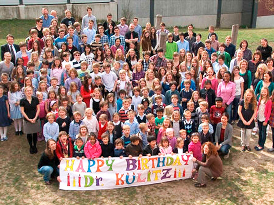 The students of the International School Ulm/Neu-Ulm congratulate Dr. Peter Kulitz on his 60th birthday.